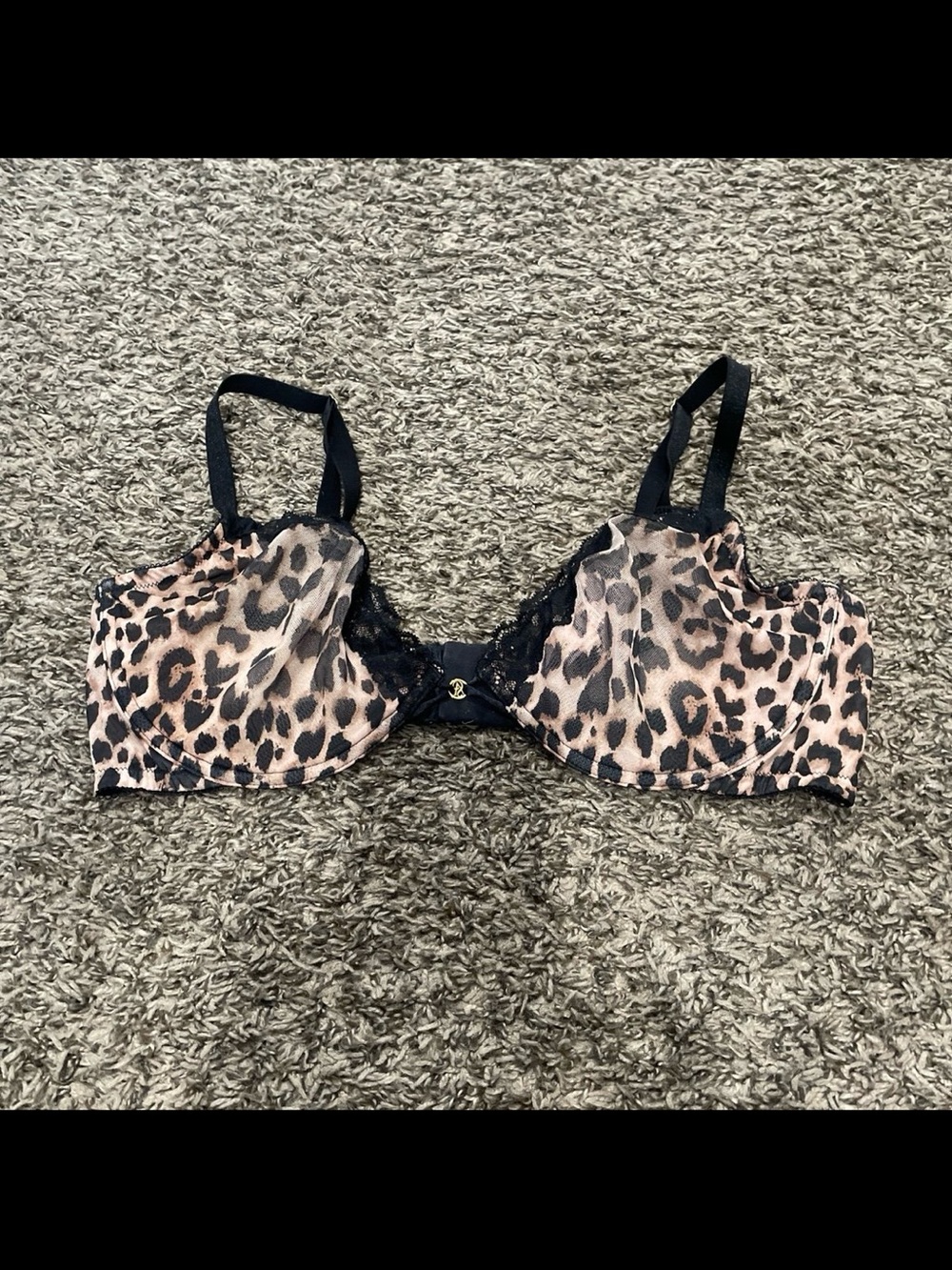 Victoria’s Secret leopard print very sexy low-cut Demi bra size 38DD